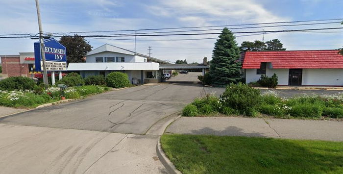 Tecumseh Inn (Harvey House Motel) - Web Photos (newer photo)